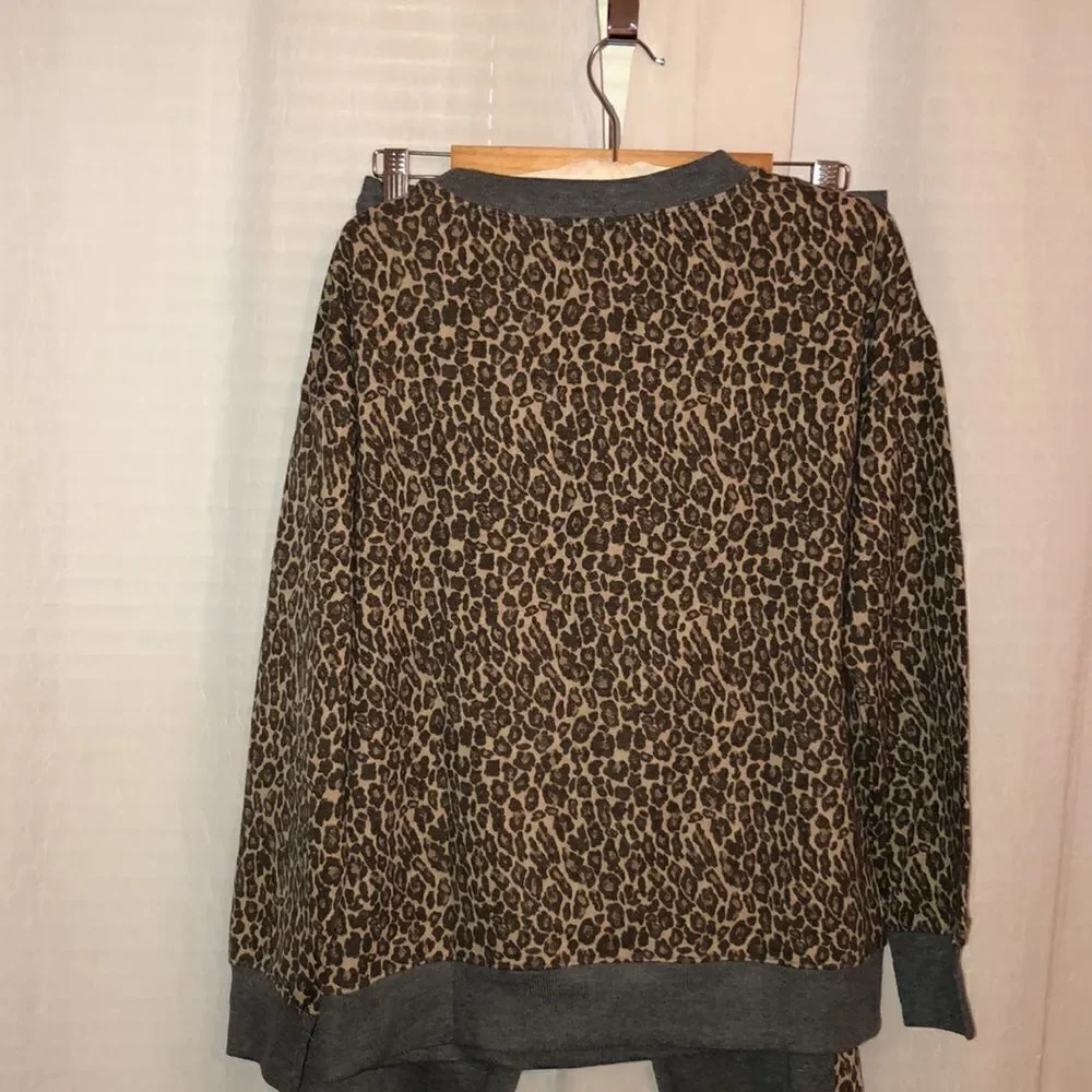 Anthropologie Splendid S Lively Leopard Gray PJ Lounge Crewneck & Jogger Set